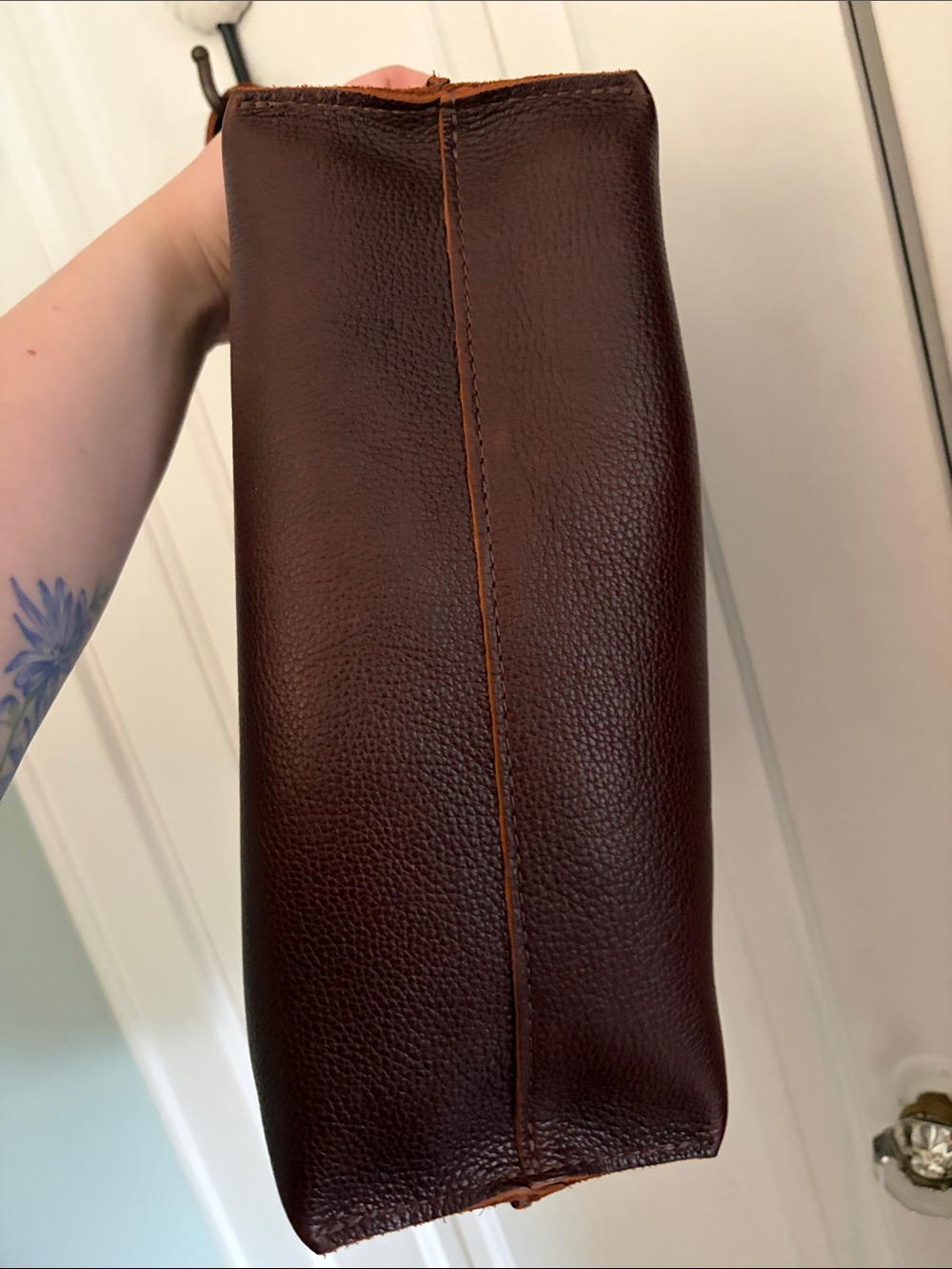 Portland Leather • Medium August Tote in Coldbrew - Picture 7 of 8